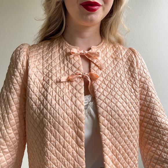 Vintage 1940s Pink Quilted Silk Bed Jacket (XS/S) - Picture 2 of 15